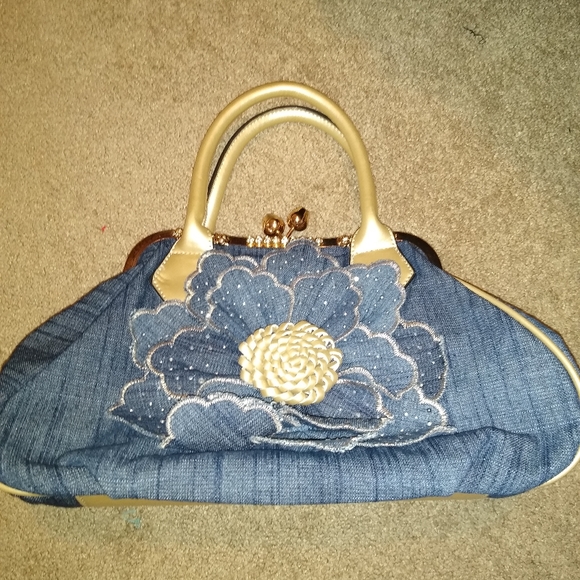 Purse - Picture 3 of 3